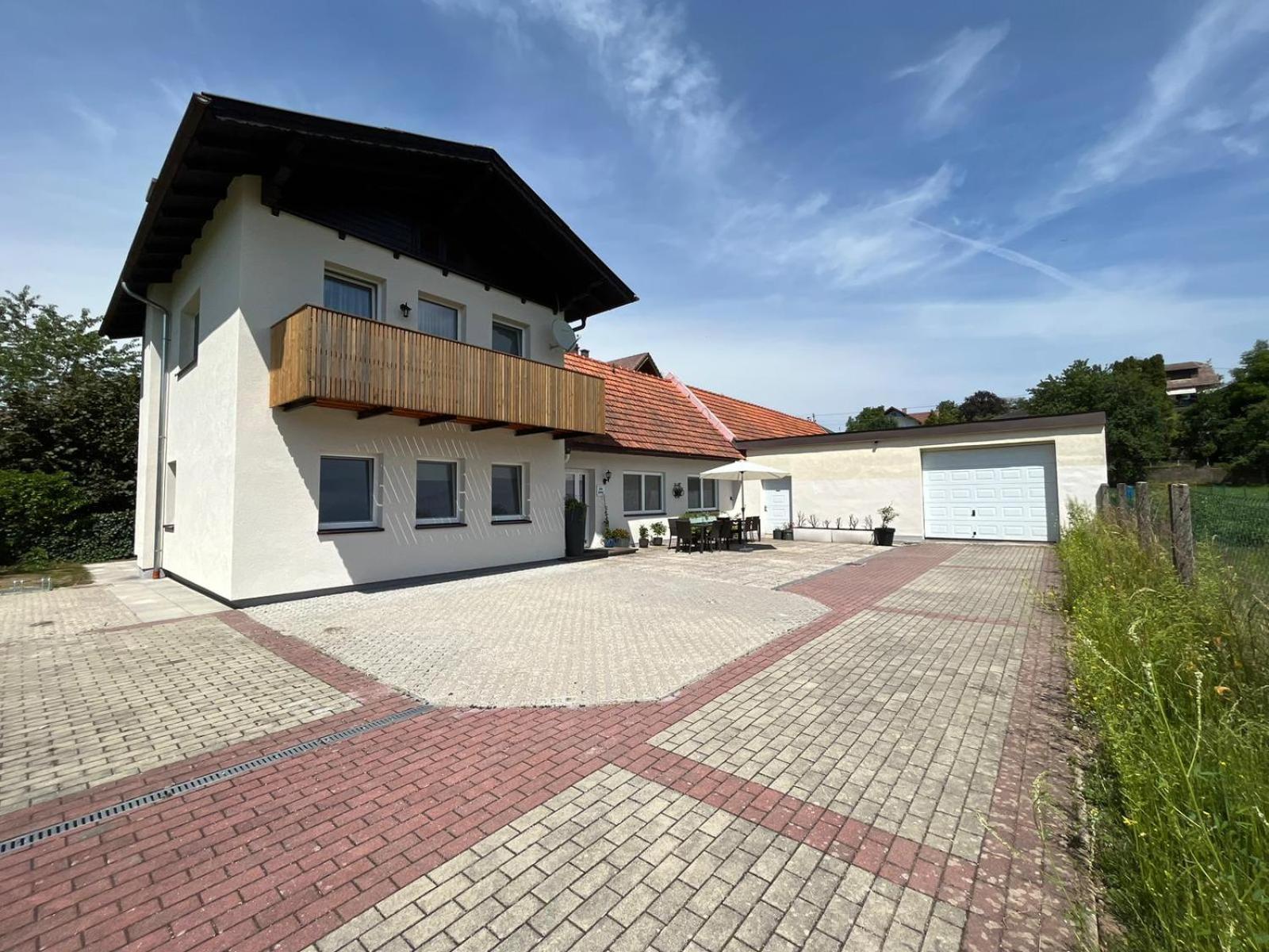 Danner Familien-Ferienwohnungen Schoerfling Am Attersee Luaran gambar