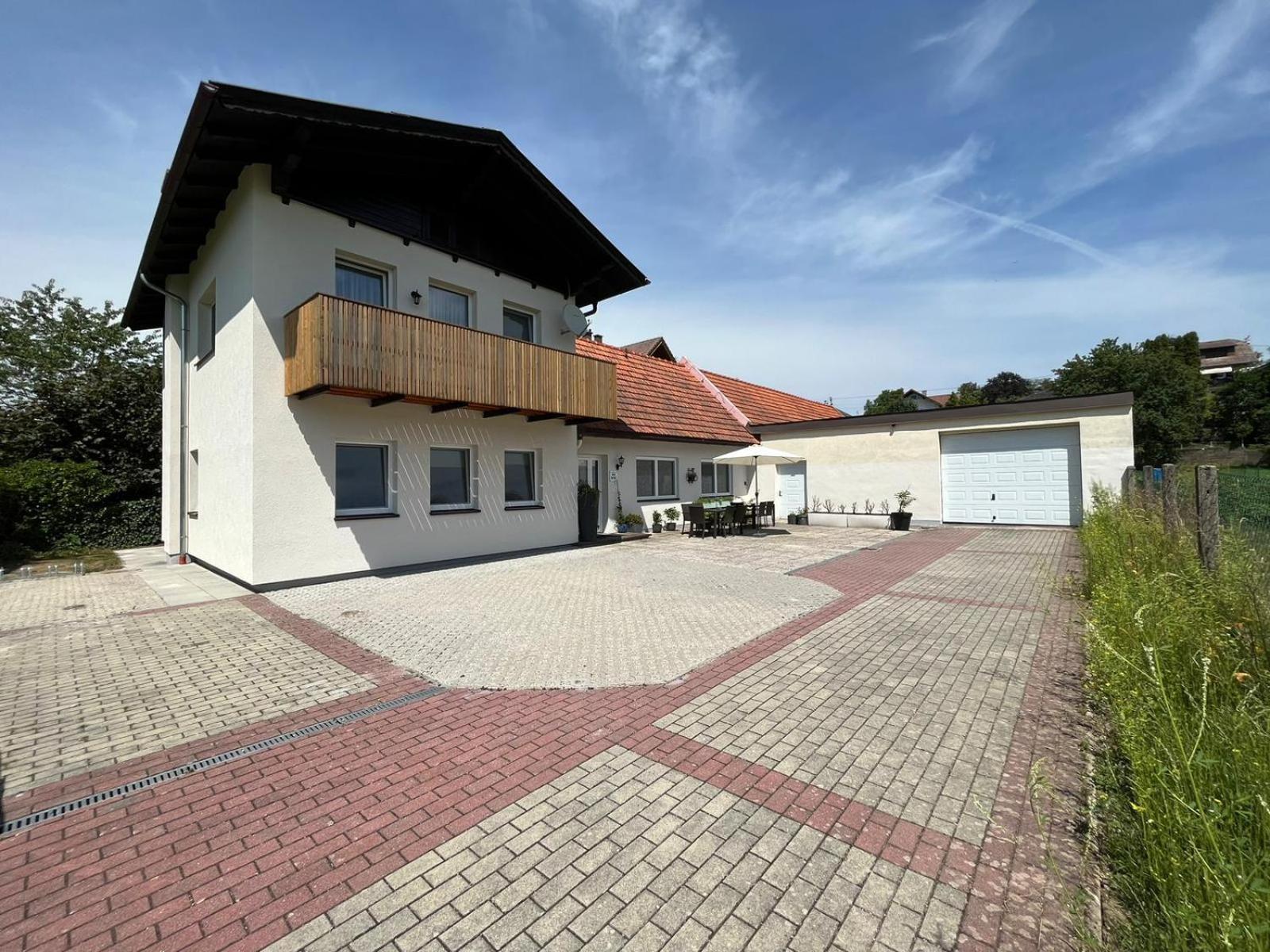 Danner Familien-Ferienwohnungen Schoerfling Am Attersee Luaran gambar