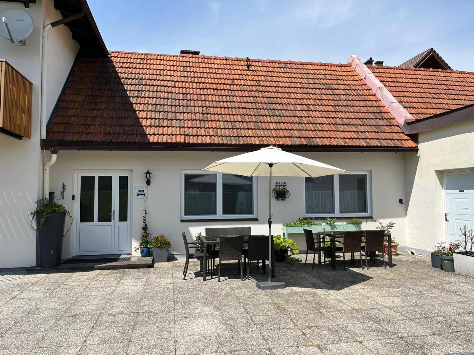 Danner Familien-Ferienwohnungen Schoerfling Am Attersee Luaran gambar