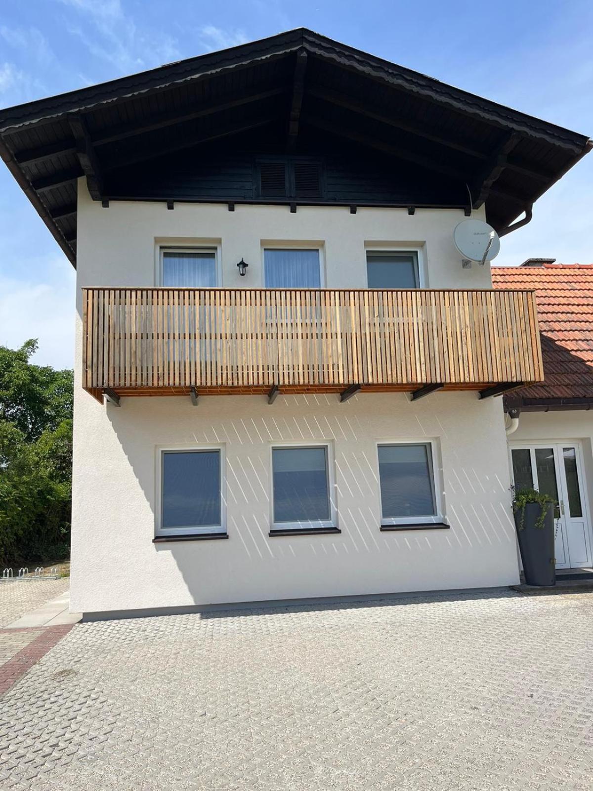Danner Familien-Ferienwohnungen Schoerfling Am Attersee Luaran gambar
